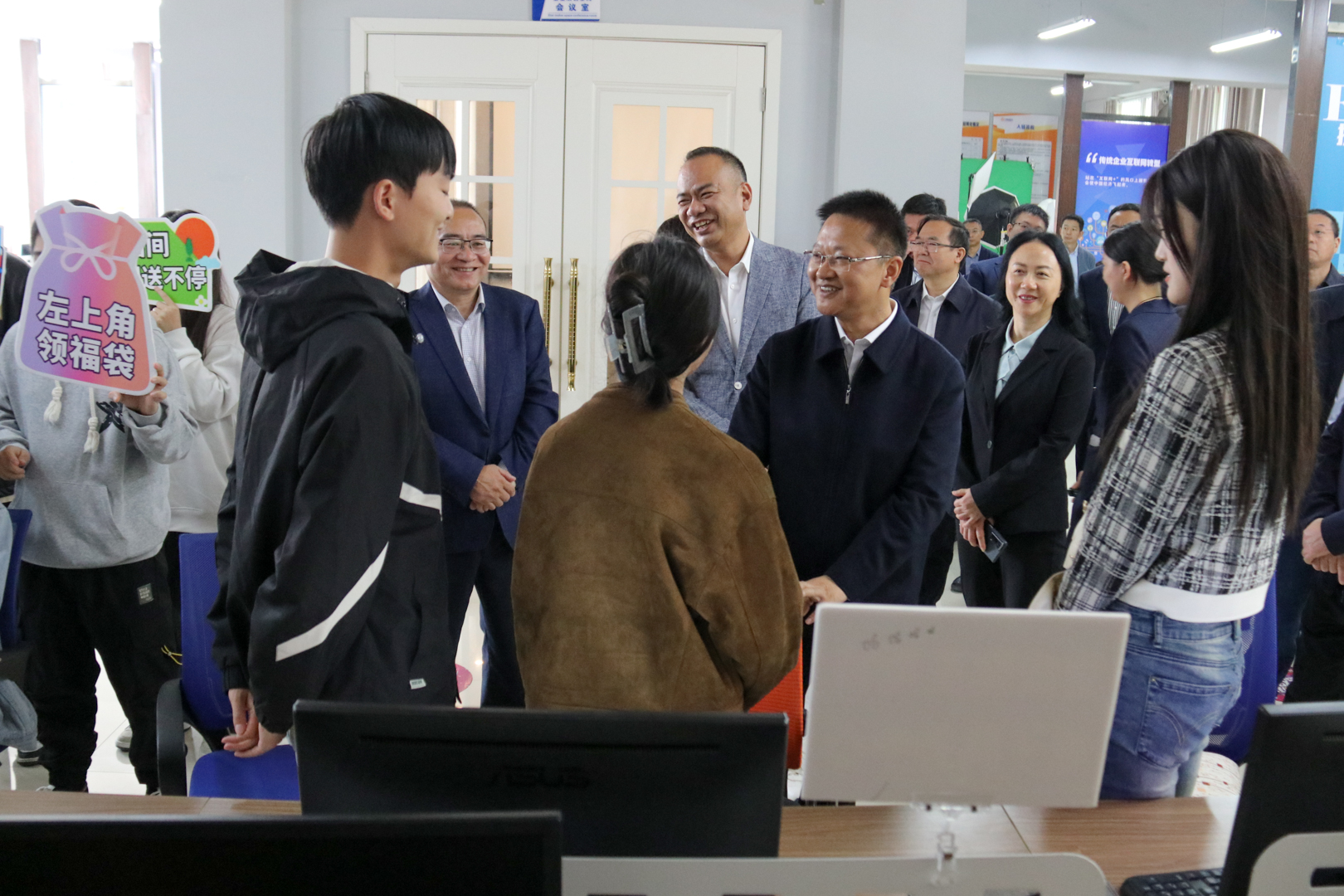 1728638297032092305.jpg IMG_9939.jpg