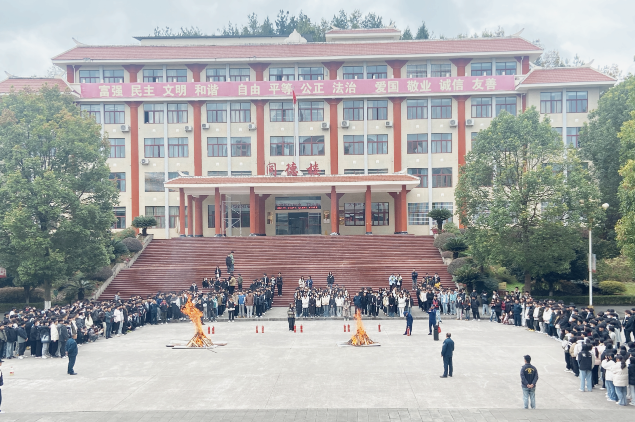 1732607716931068880.png 图片1.png