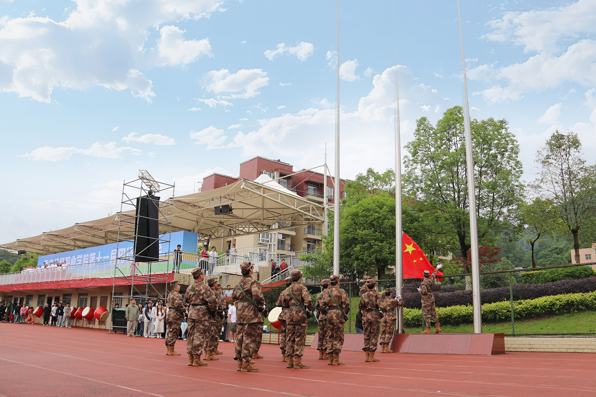 1748509574063064977.jpg 5543435555.jpg